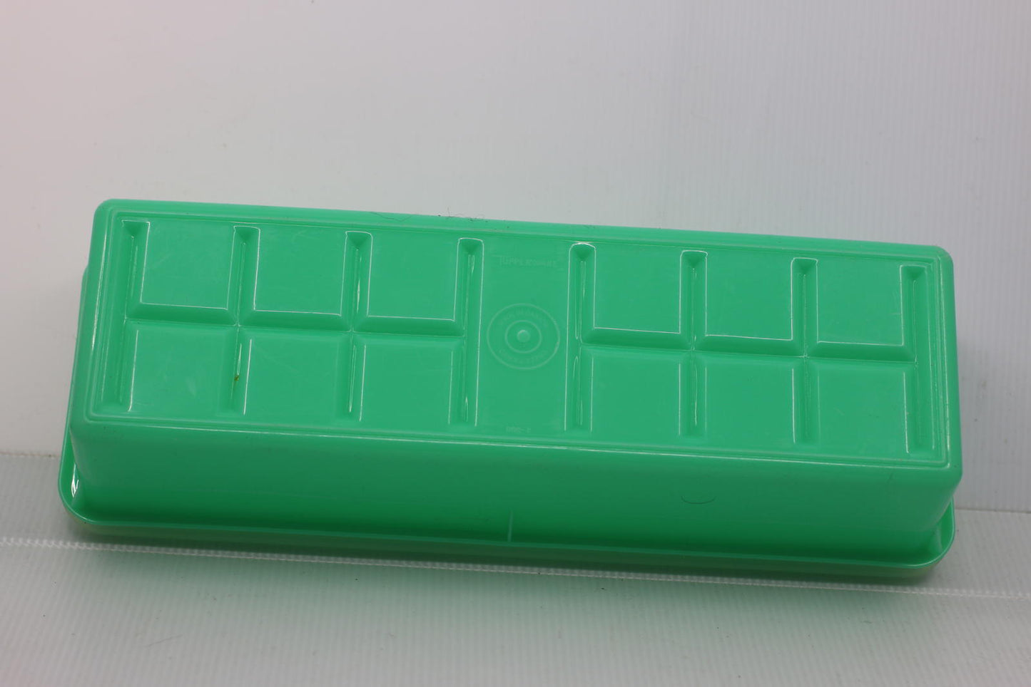Vintage Green Tupperware Celery Vegetable Keeper Crisper #892-2 w/ Lid 893-1