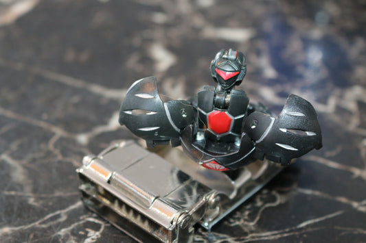 Bakugan Aranaut Darkus Red Gundalian Invaders DNA  (RARE)