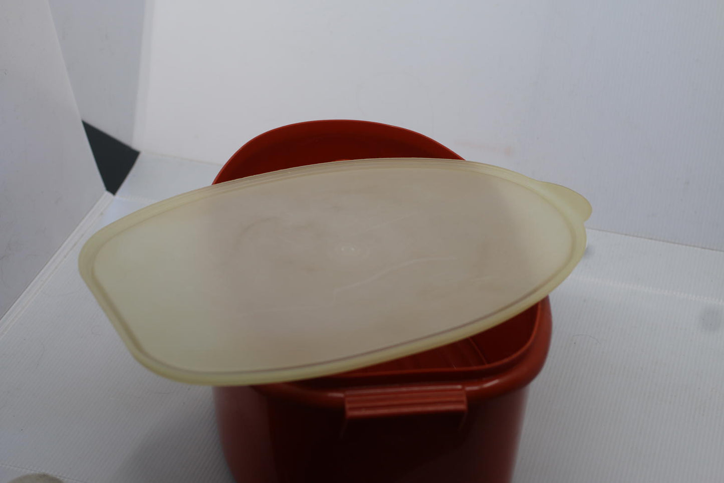 VTG TUPPERWARE 3-Pc Red Ham Roast Keeper w/ Removable Insert 488-4 506-5 487-1