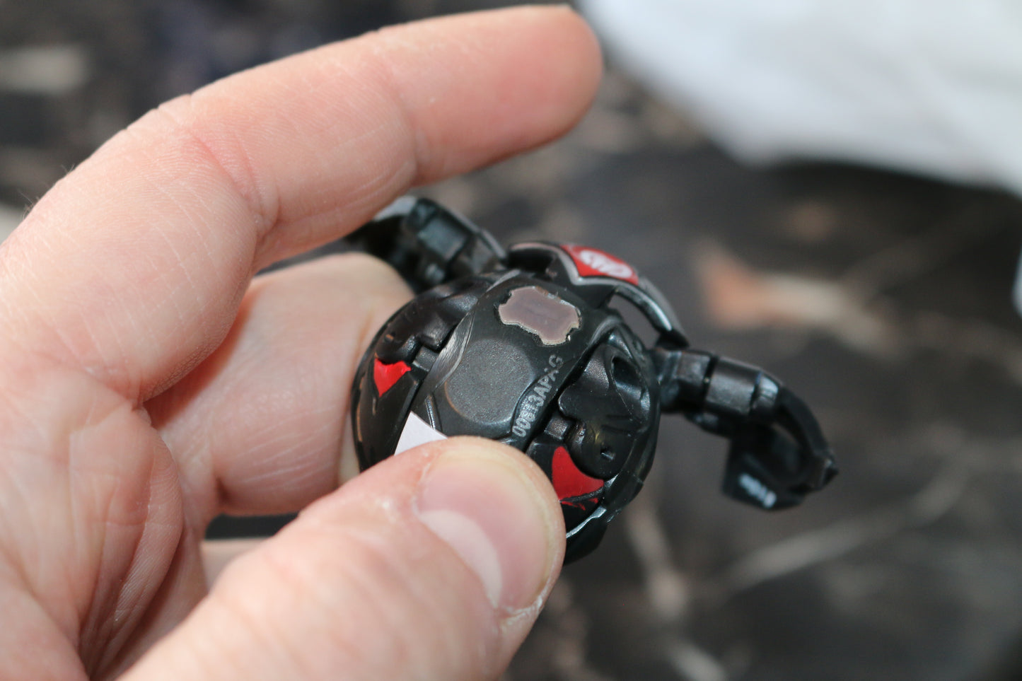 Bakugan Aranaut Darkus Red Gundalian Invaders DNA  (RARE)