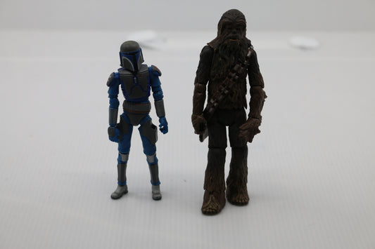 Star Wars 2004 Chewbacca Figure + Clone Wars Mandalorian Warrior toy Figure