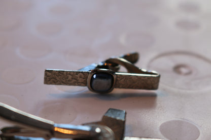 Vintage Tie Retainer Slide silver Tone Bar cross & clip with black stone