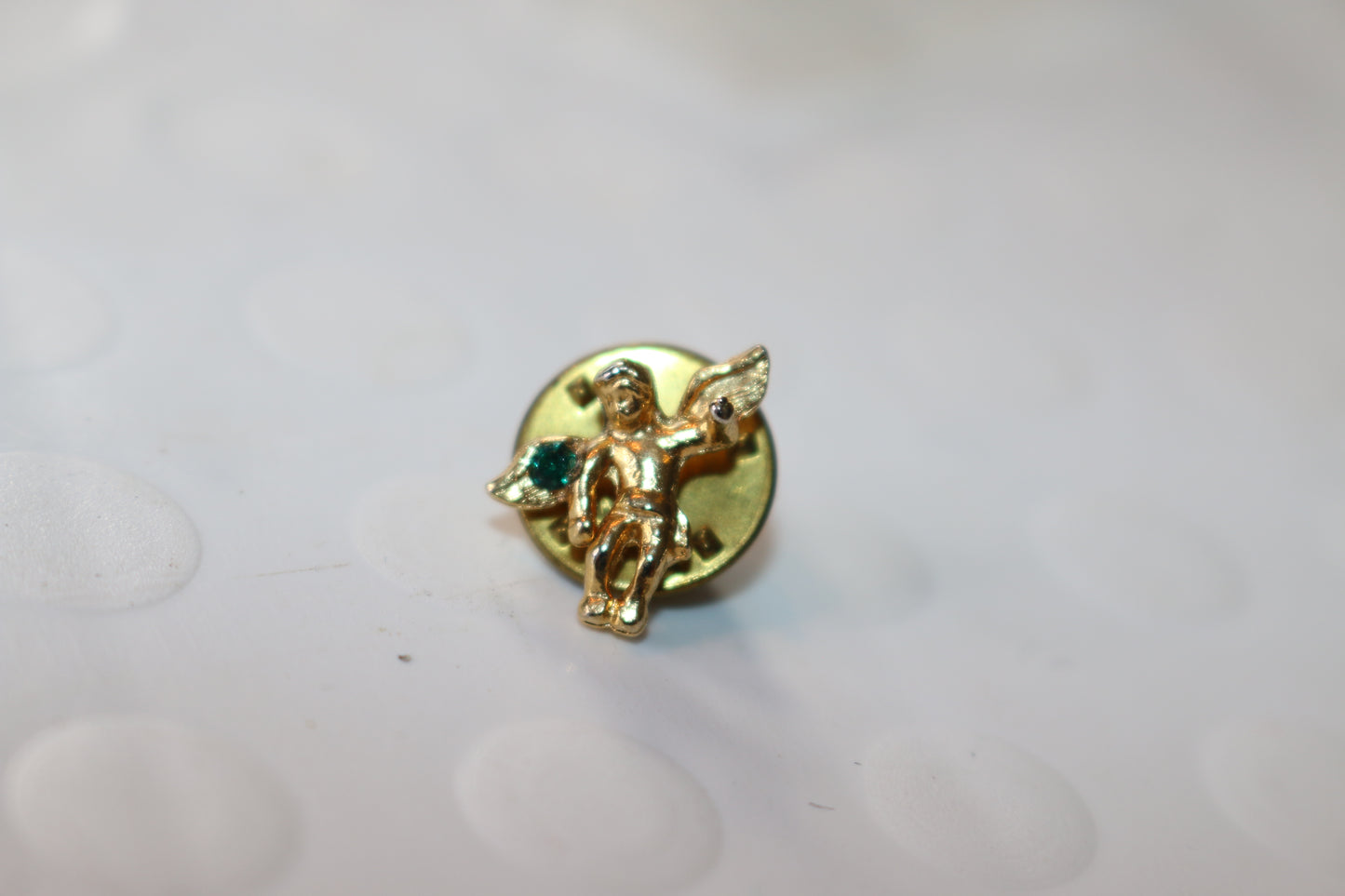 Angel Emerald Gemstone May Birthstone Cherub Gold Tone Vintage Lapel Pin