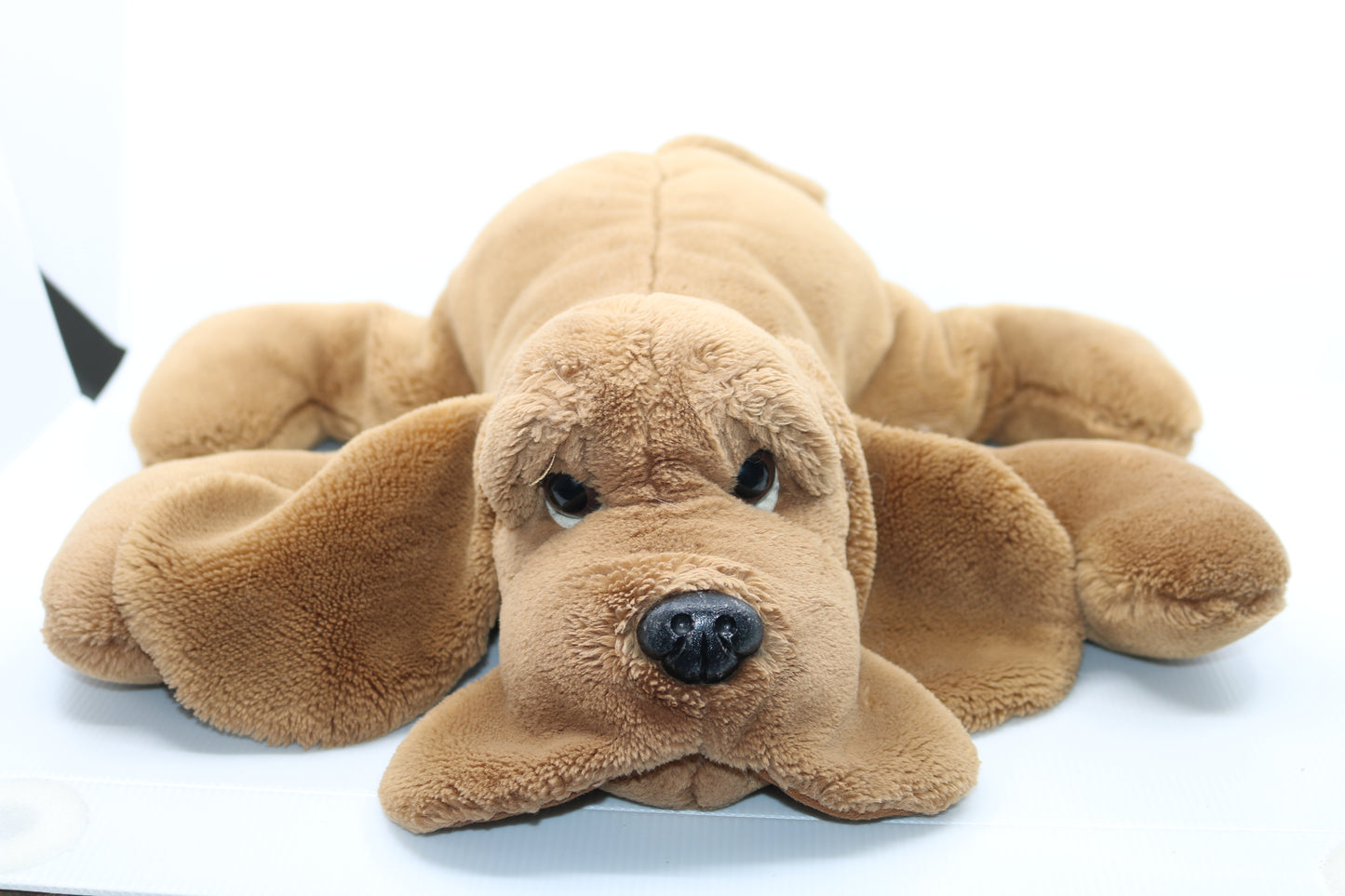 Russ Berrie Dog Snuffer The Hound Dog Plush Stuffed Toy brown