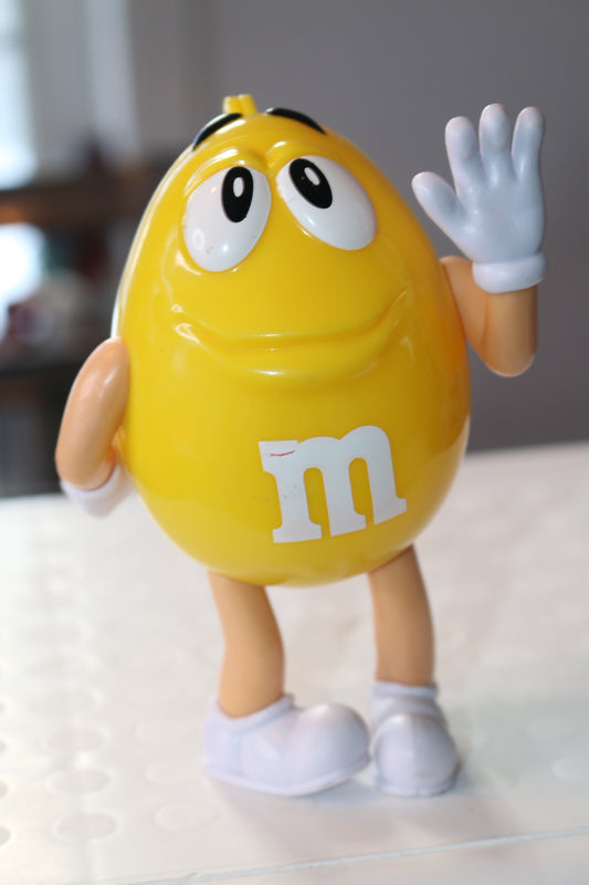 M&M's Character Case 2018 Yellow empty Candy Dispenser 5" figure toy