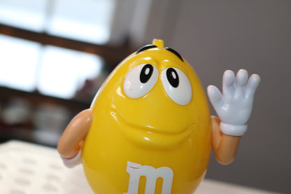 M&M's Character Case 2018 Yellow empty Candy Dispenser 5" figure toy