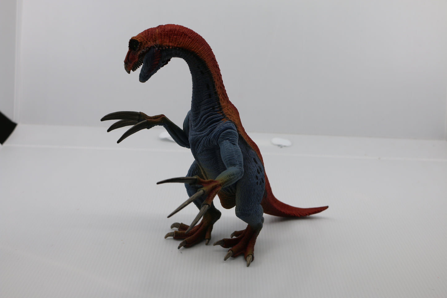 SCHLEICH 2013 Therizinosaurus D-73527 Dinosaur Prehistoric Figure toy Red Blue