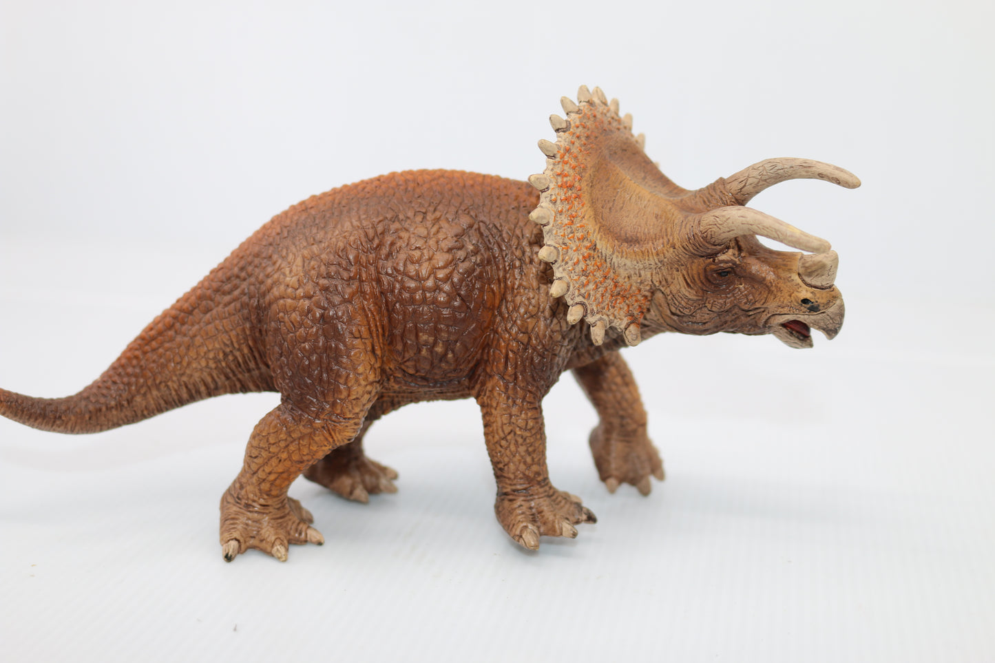 Schleich TRICERATOPS Dinosaur Plastic Figure 2011 VERY DETAILED D-73527 Retired