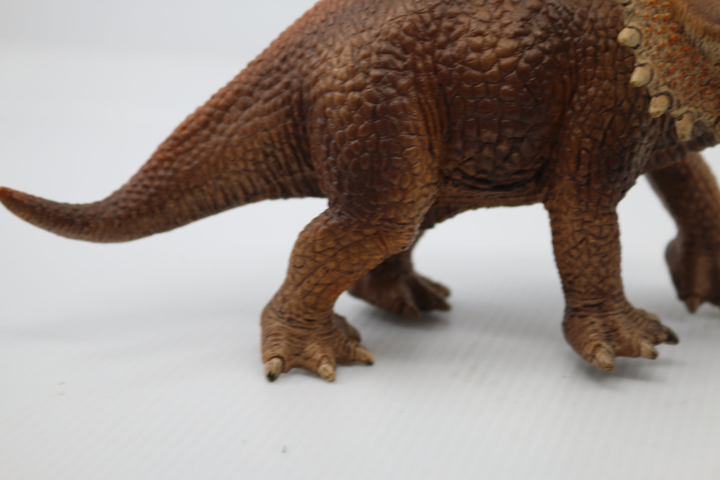 Schleich TRICERATOPS Dinosaur Plastic Figure 2011 VERY DETAILED D-73527 Retired