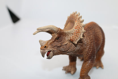 Schleich TRICERATOPS Dinosaur Plastic Figure 2011 VERY DETAILED D-73527 Retired