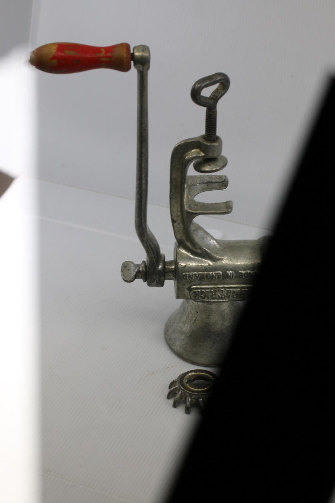 Vintage Harper “Beatrice” Manual Meat Grinder No. 381 England Metal Clamp Style