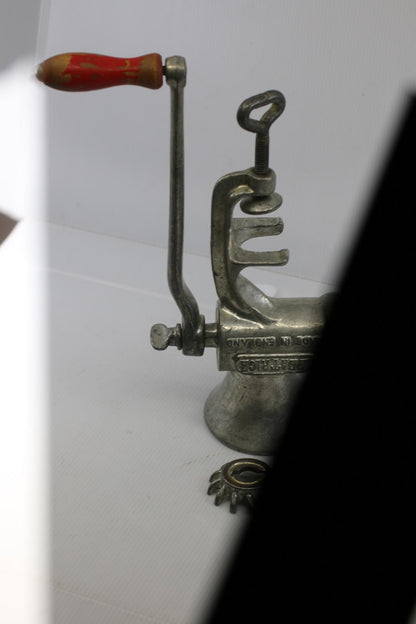Vintage Harper “Beatrice” Manual Meat Grinder No. 381 England Metal Clamp Style