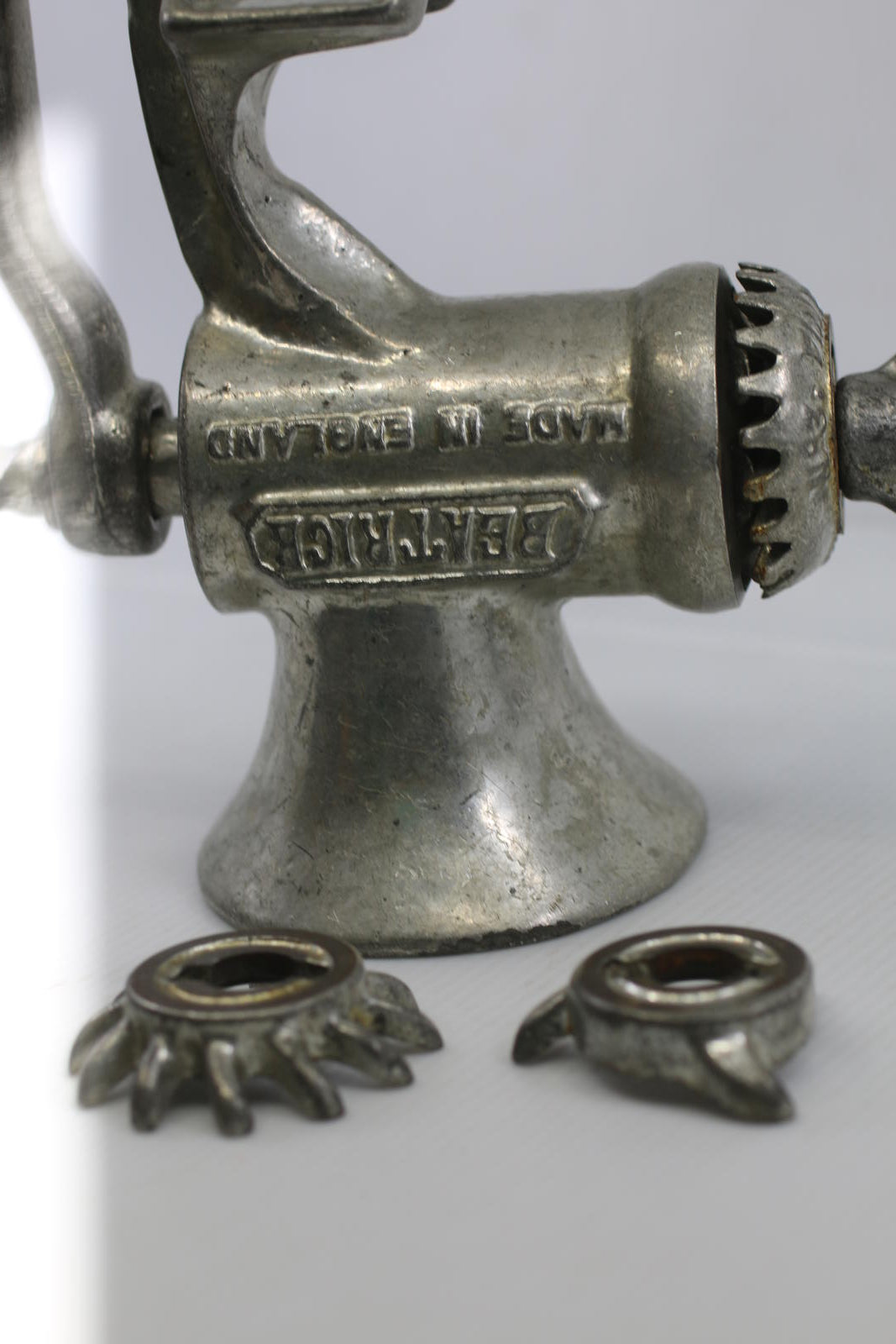 Vintage Harper “Beatrice” Manual Meat Grinder No. 381 England Metal Clamp Style