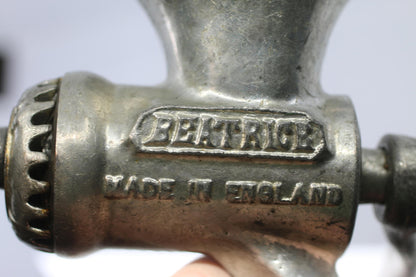 Vintage Harper “Beatrice” Manual Meat Grinder No. 381 England Metal Clamp Style