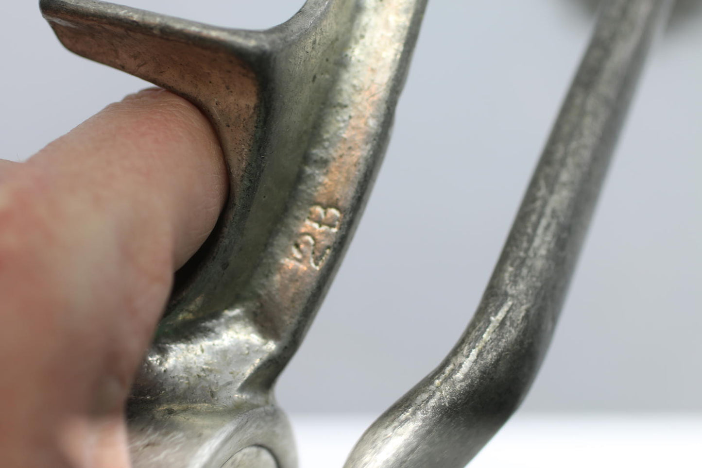 Vintage Harper “Beatrice” Manual Meat Grinder No. 381 England Metal Clamp Style