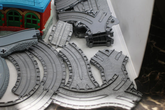Thomas & Friends TrackMaster Train Track Set with Engine Shed