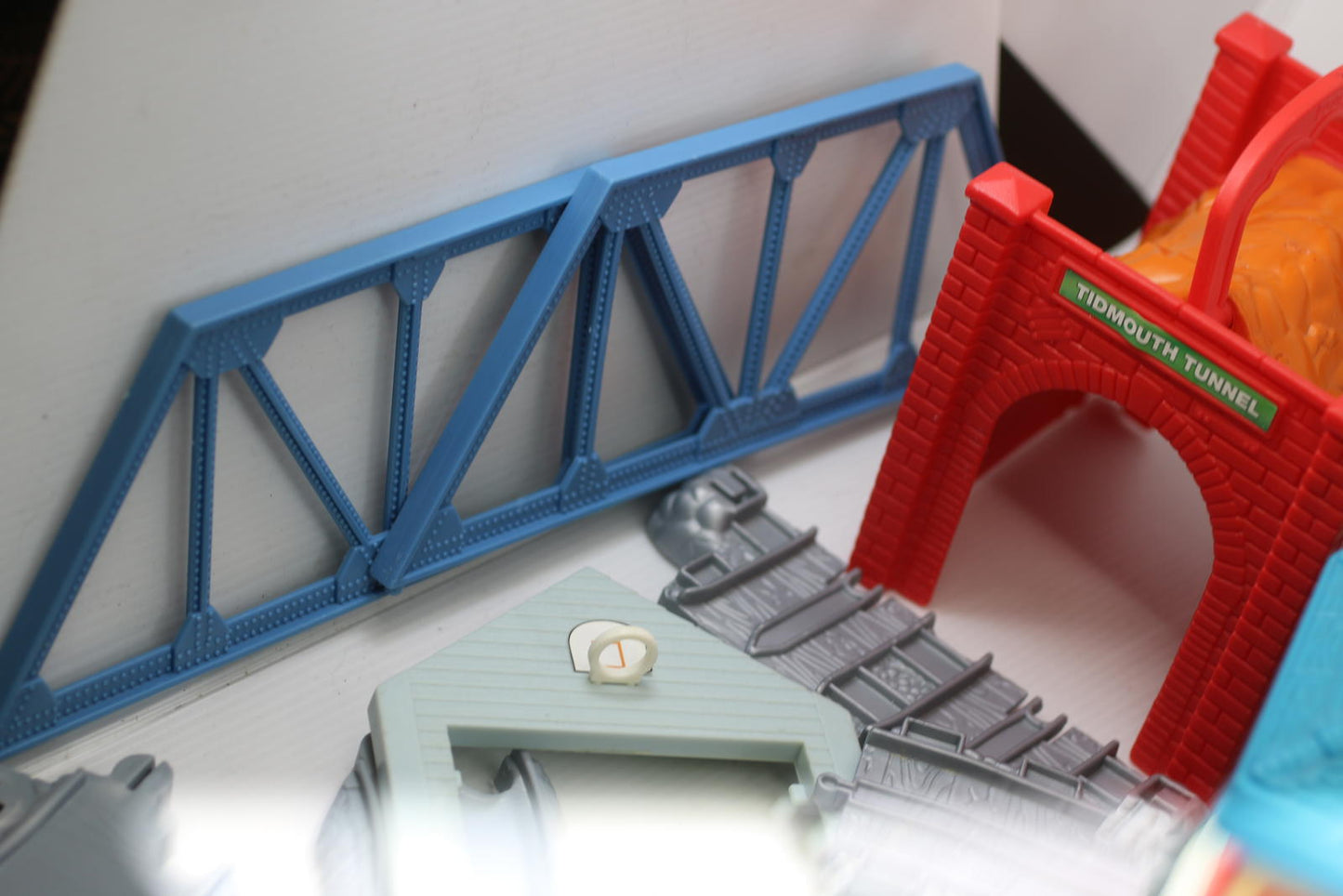 Thomas & Friends TrackMaster Train Track Set with Engine Shed