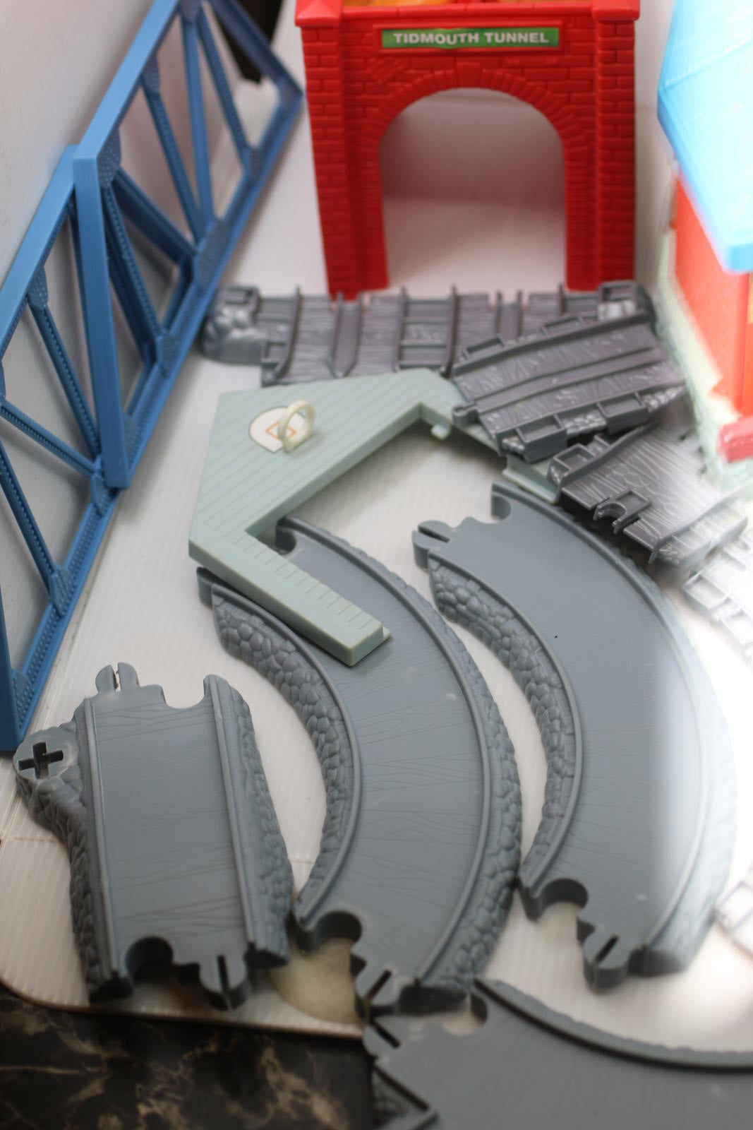 Thomas & Friends TrackMaster Train Track Set with Engine Shed