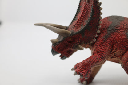 Schleich Triceratops Red Prehistoric Dinosaur Model Toy Figure 2013 D-73527