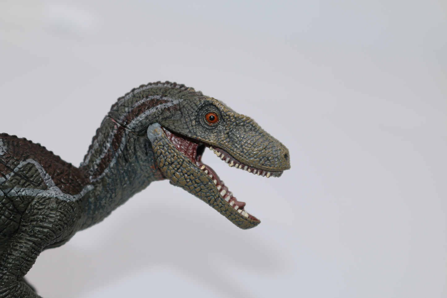 Papo Velociraptor Dinosaur Figure Prehistoric Collectible Jurassic Park Jaw Open