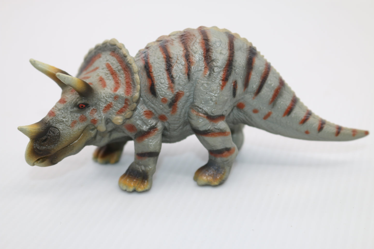 Schleich. Triceratops. ~ 2002. Retired model. AM LIMES ~ D73527 (Schw Gmund)