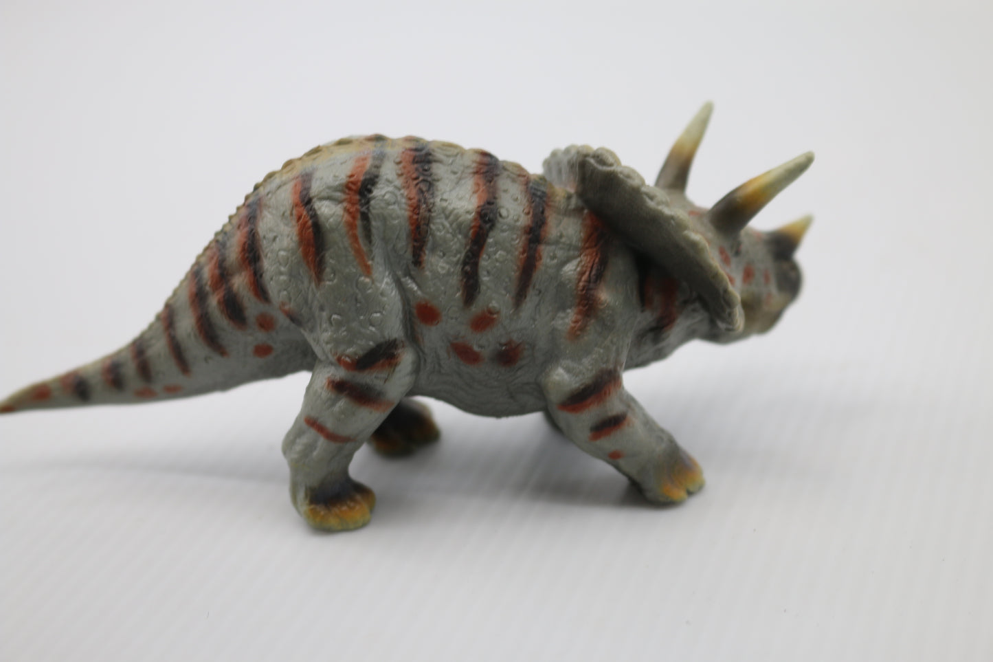 Schleich. Triceratops. ~ 2002. Retired model. AM LIMES ~ D73527 (Schw Gmund)