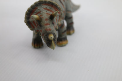 Schleich. Triceratops. ~ 2002. Retired model. AM LIMES ~ D73527 (Schw Gmund)