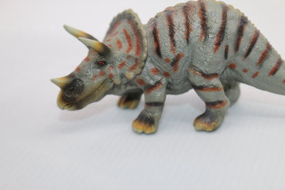 Schleich. Triceratops. ~ 2002. Retired model. AM LIMES ~ D73527 (Schw Gmund)