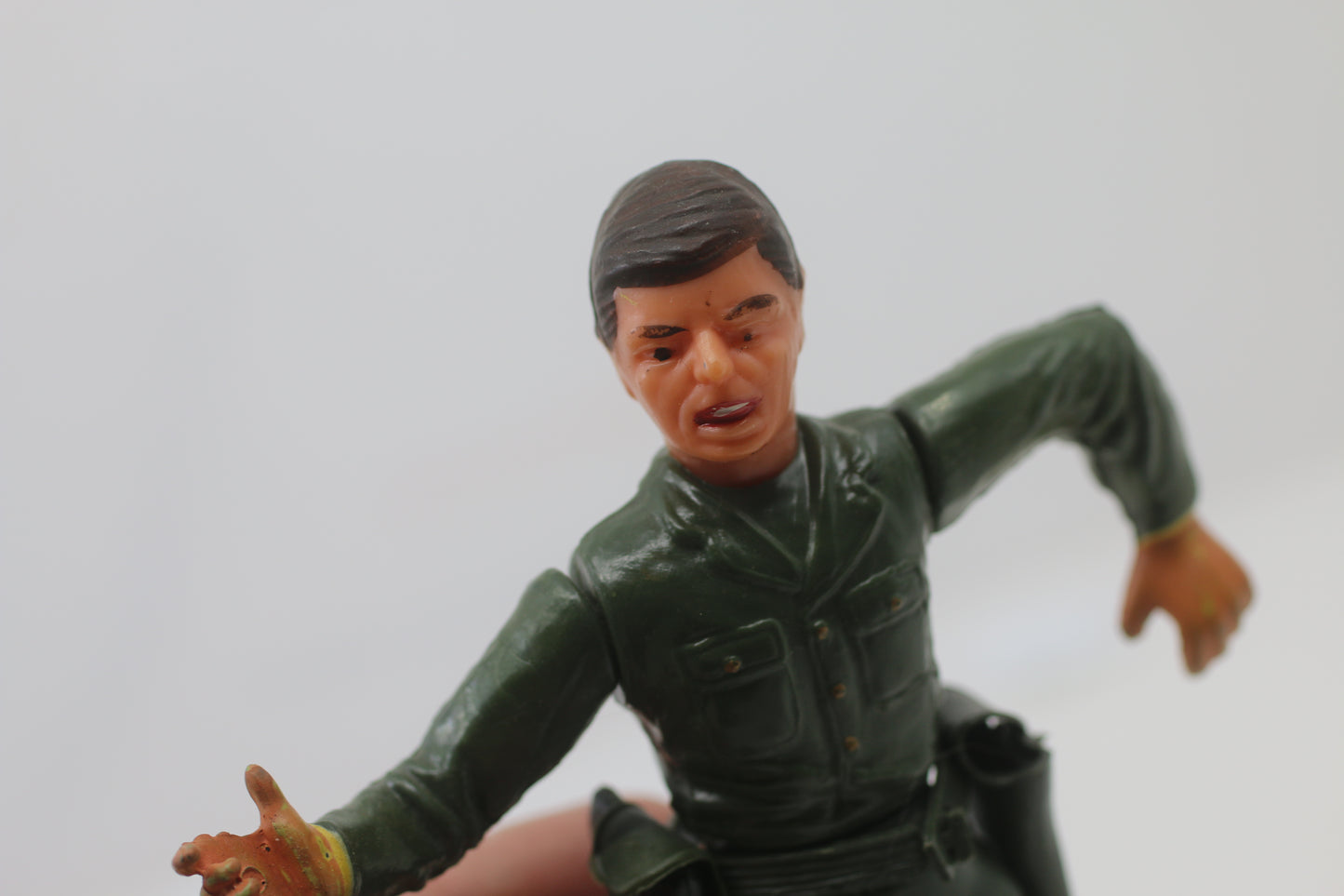 RARE Louis Marx Action Figure Army Man Soldier 1960's w/ 2 guns
