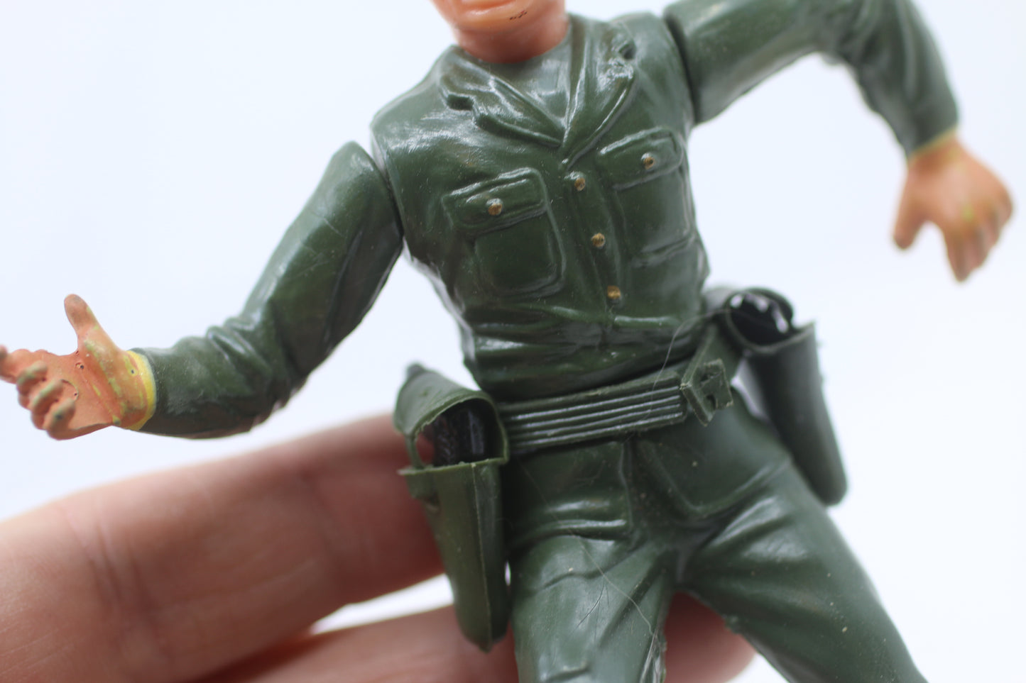 RARE Louis Marx Action Figure Army Man Soldier 1960's w/ 2 guns