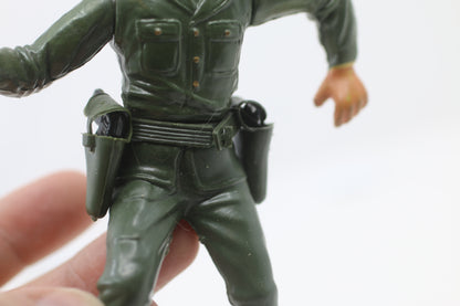 RARE Louis Marx Action Figure Army Man Soldier 1960's w/ 2 guns