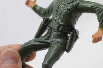 RARE Louis Marx Action Figure Army Man Soldier 1960's w/ 2 guns