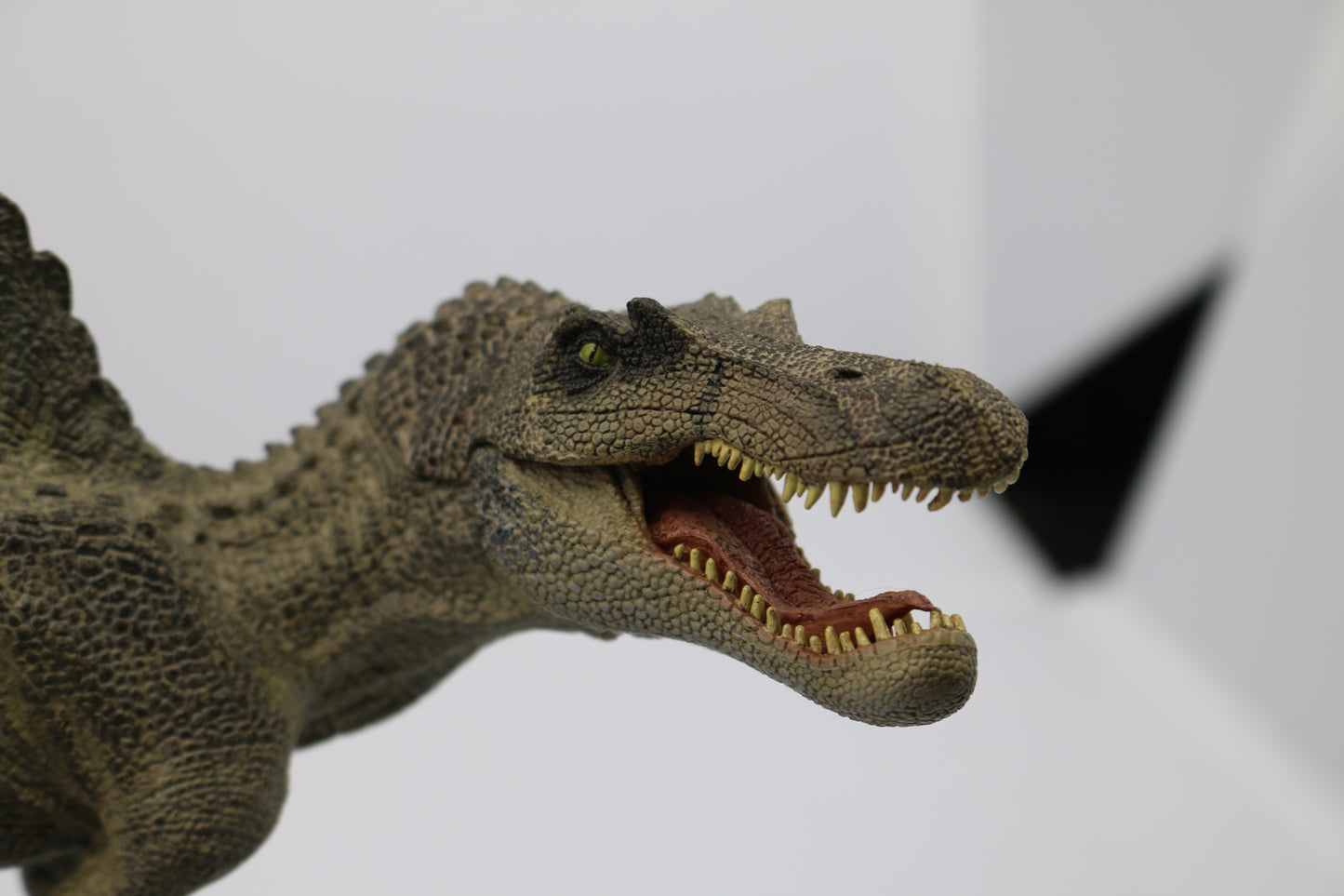 Papo Spinosaurus Dinosaur Figure Articulated Jaw Realistic Model Toy 2011