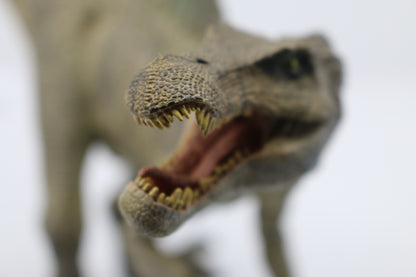 Papo Spinosaurus Dinosaur Figure Articulated Jaw Realistic Model Toy 2011