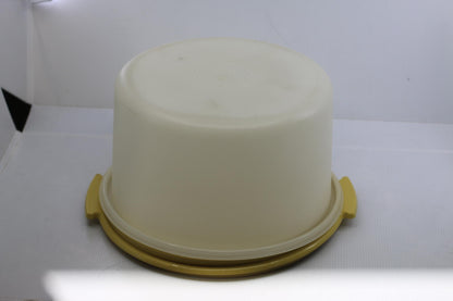 Vintage Tupperware Yellow Cake Taker Carrier Bowl w/ Lid USA no handle