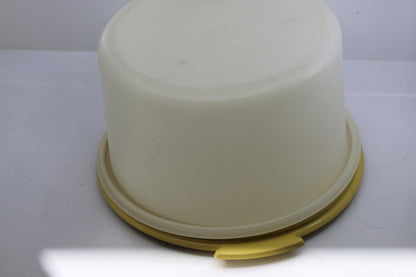 Vintage Tupperware Yellow Cake Taker Carrier Bowl w/ Lid USA no handle