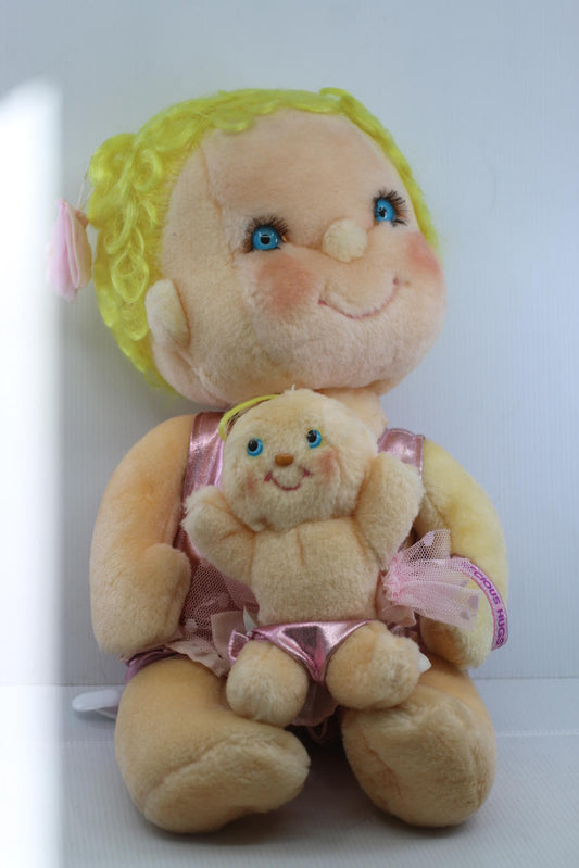 Vintage 1985 Kenner Hugga Bunch Precious Hugs Plush Doll w/ Baby Pink Hallmark