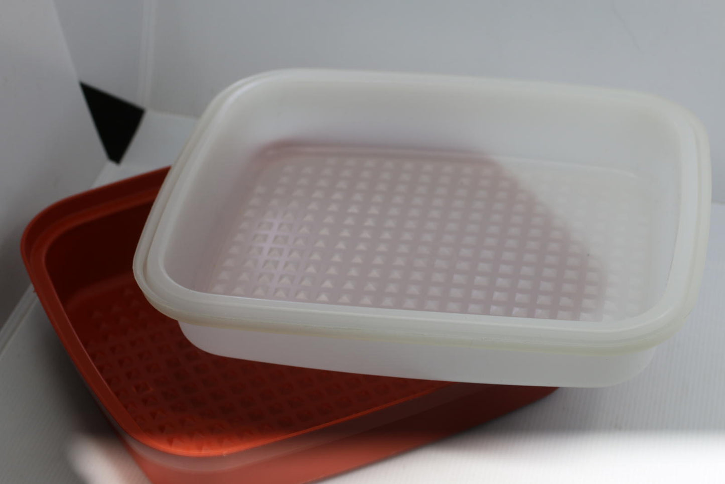 Vintage Tupperware 1518-2 1519-3 Paprika Marinade Container Diamond Point Base