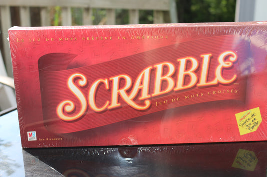 Scrabble en francais scellé sealed in box milton bradley jeu de société