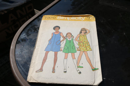 Simplicity 7370, 70s sewing pattern, size 7 girl's jumper & dress pattern