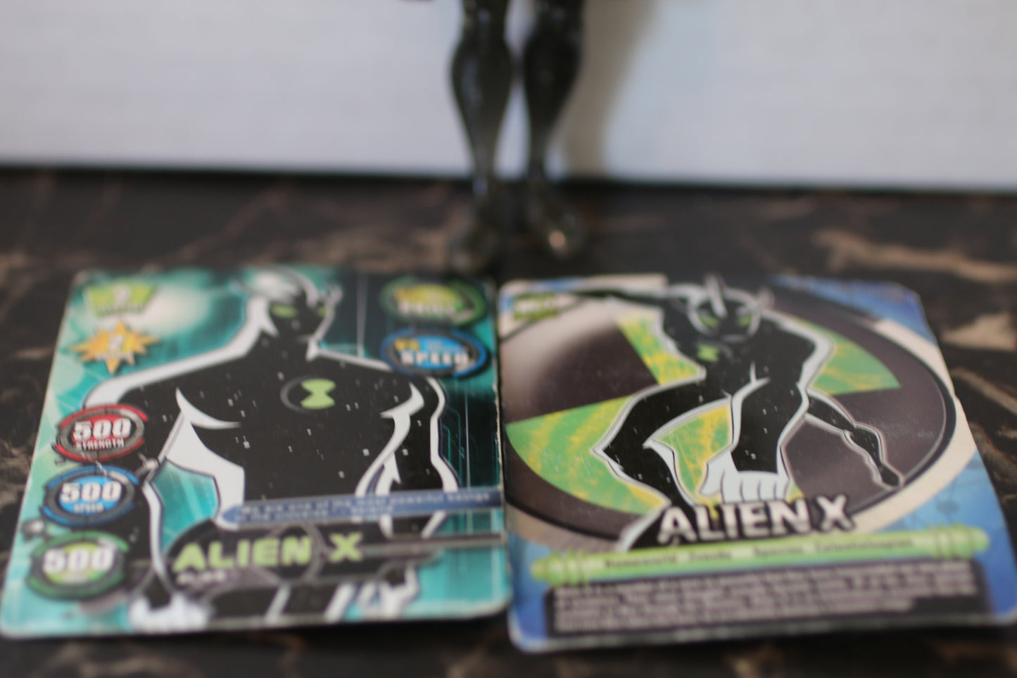 2009 Bandai Ben 10 Alien X 3 3/4” Action Figure Black Force RARE With Two Cards