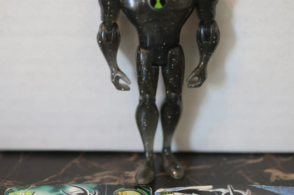 2009 Bandai Ben 10 Alien X 3 3/4” Action Figure Black Force RARE With Two Cards