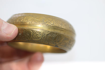 Vintage Gold tone Floral Engraved Bangle Bracelet Jewelery