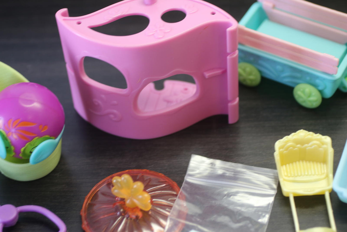 Mixed Mini Doll Accessories Lot Polly Pocket Style + Pet Shop Items Furniture