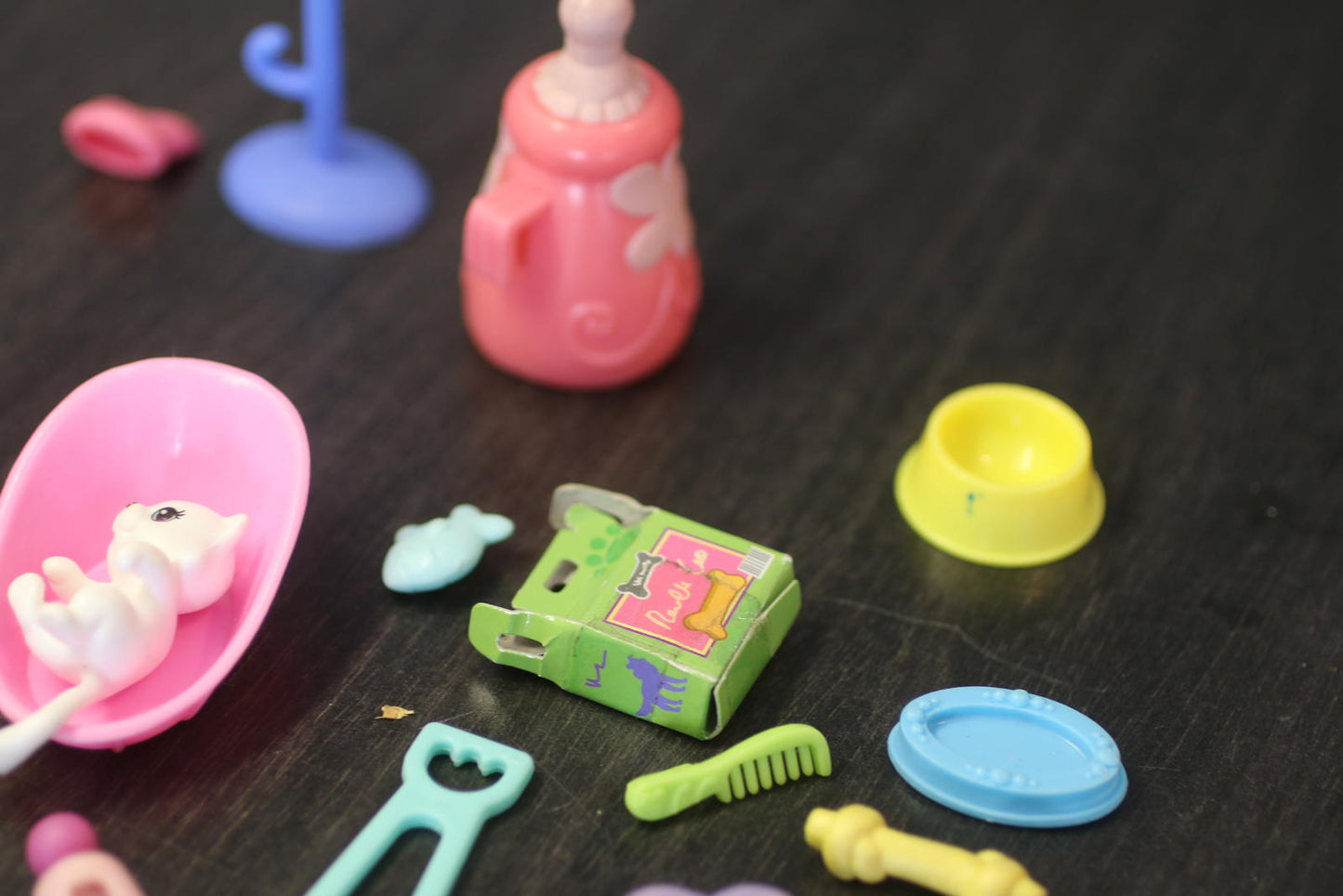 Mixed Mini Doll Accessories Lot Polly Pocket Style + Pet Shop Items Furniture