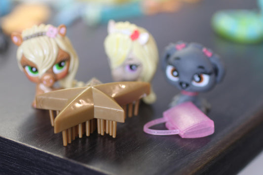 Bratz Style Mini Dolls Pet Figures + Accessories Brush Case Lot Cute Toys