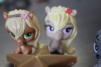 Bratz Style Mini Dolls Pet Figures + Accessories Brush Case Lot Cute Toys