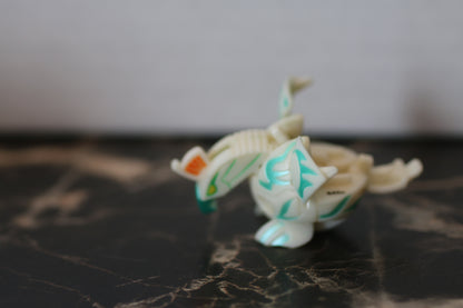 Bakugan Battle Brawlers B1 Jump Skyress White Pearl Green Ventus 540G VintageBakugan Battle Brawlers B1 Jump Skyress White Pearl Green Ventus 540G Vintage