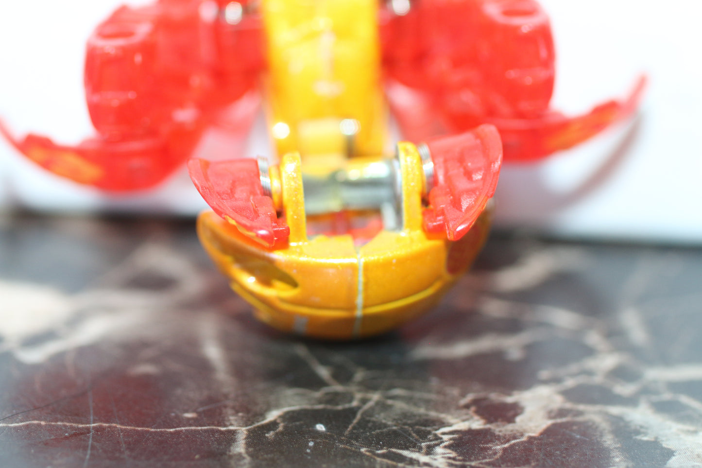 Bakugan Evolutions 2022 Platinum Series Die-cast Pyrus Neo Dragonoid