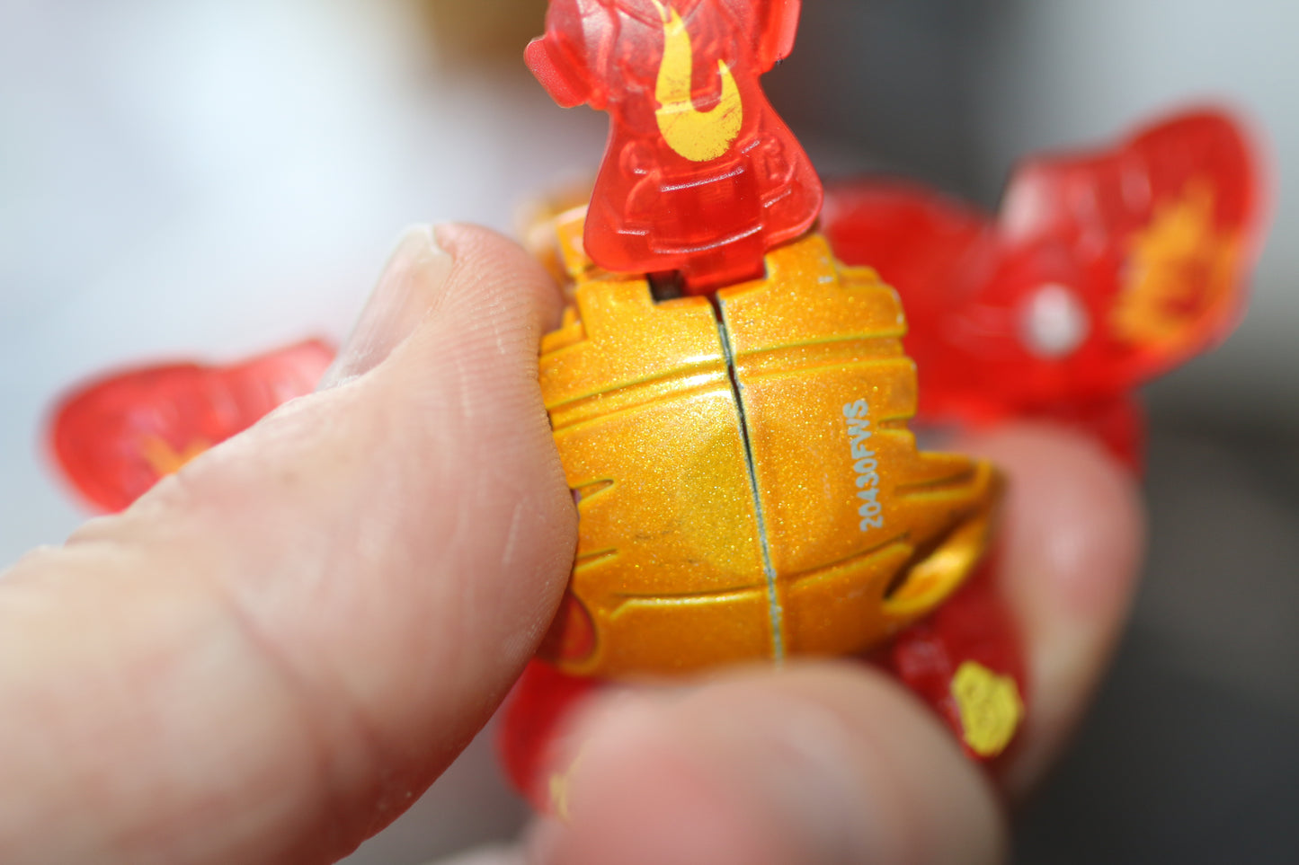 Bakugan Evolutions 2022 Platinum Series Die-cast Pyrus Neo Dragonoid